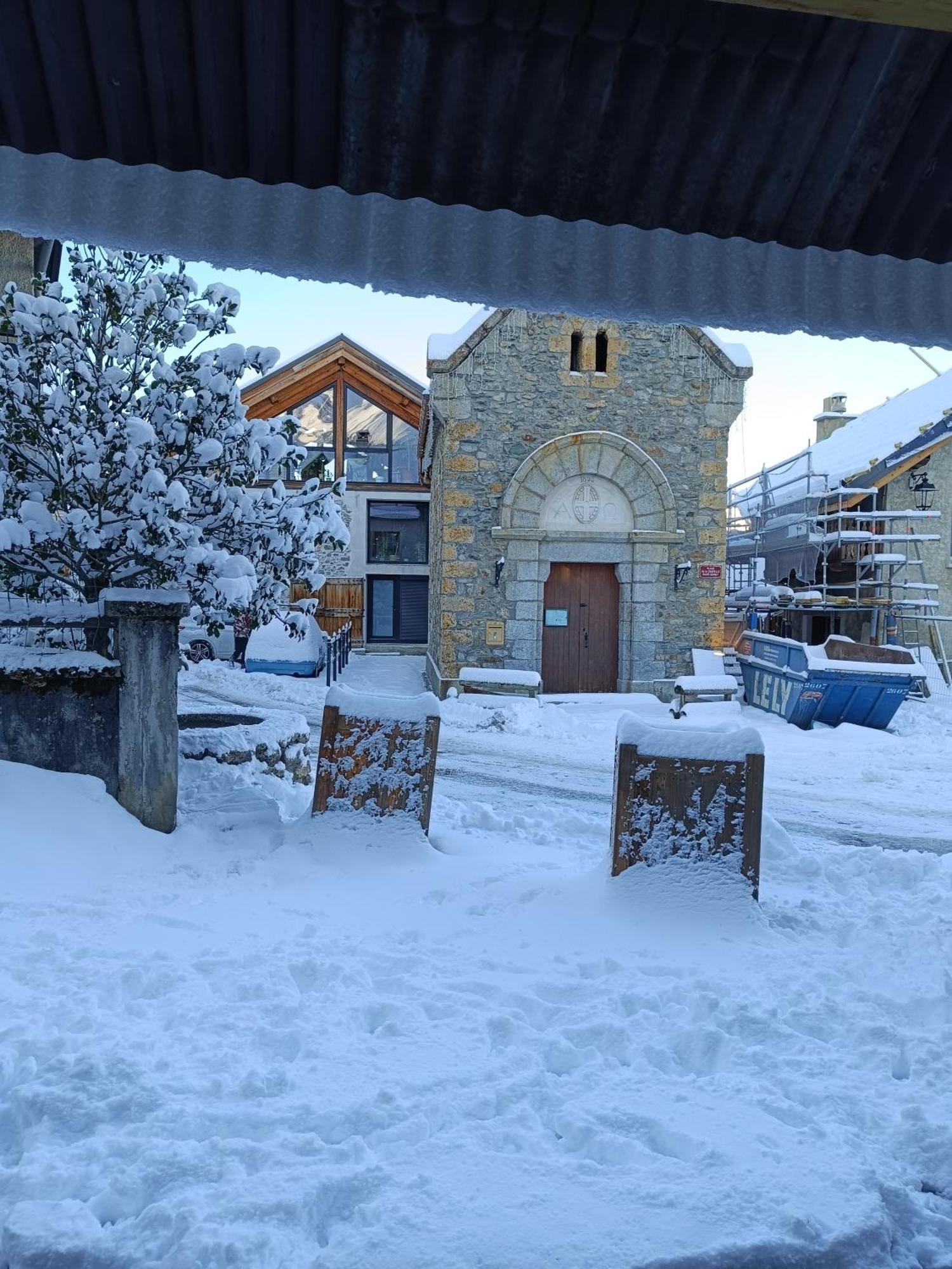 Hostel La Mansio De Bons Les Deux Alpes Exterior foto